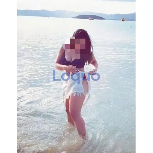 Laura chica modelo e influencer en búsqueda de nuevas aventuras. 1