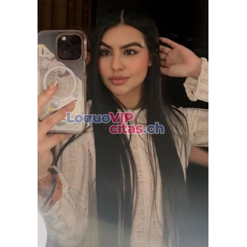 Cloe muy alegre, sabré escucharte y seré tu mejor confidente. 1