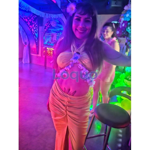 Claver chica extrovertida con ganas de pasarlo bien 1