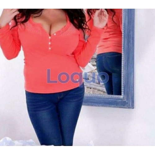 Lisa una mujer buscando experiencias bonitas 1