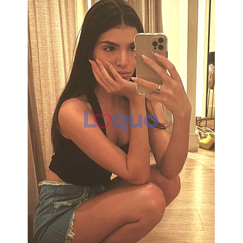 LAURA JOVEN LATINA SEXY ATENTA 1